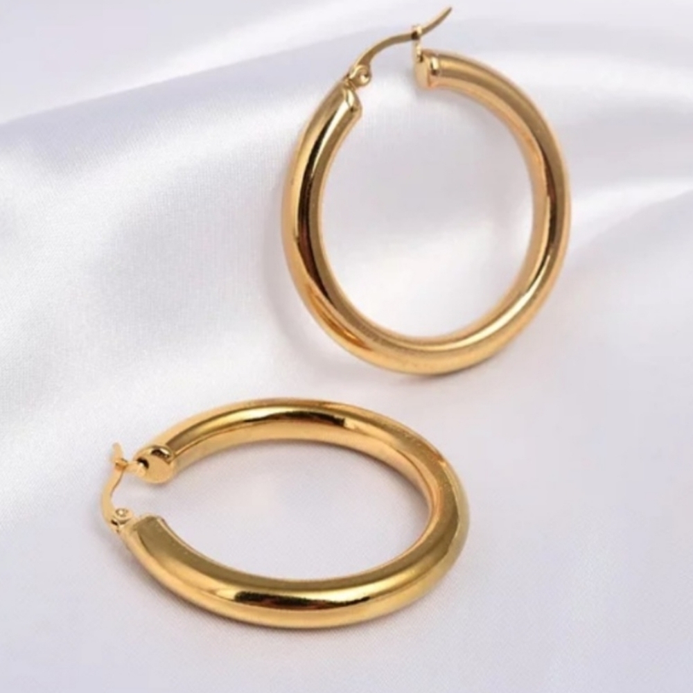 New Gold Round CLASSICAL HOOP EARRINGS - Picture 3 of 3